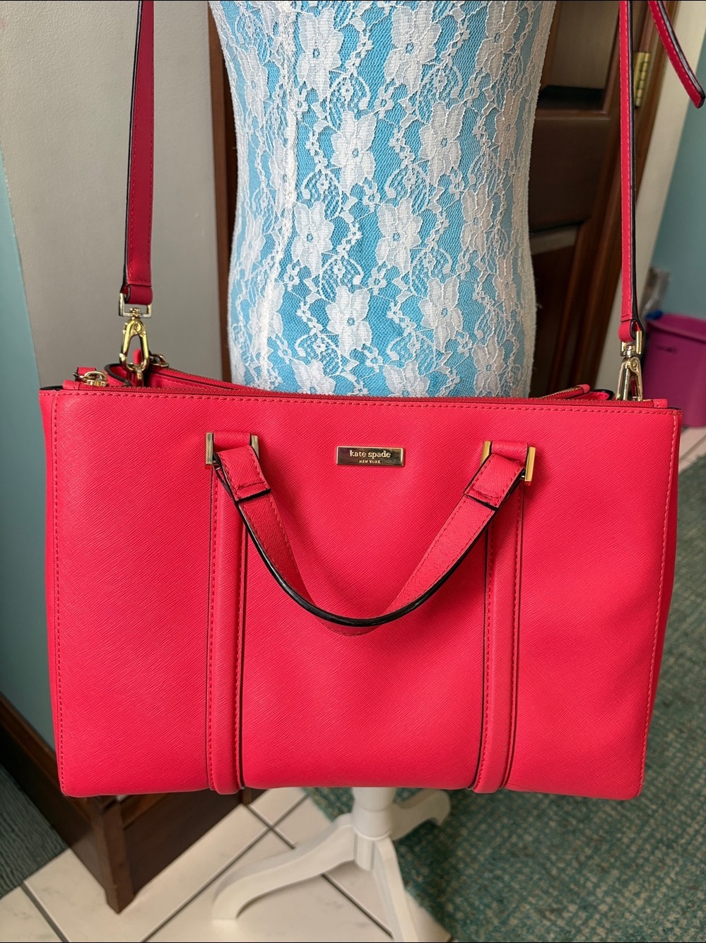Kate Spade large hard body satchel  Crossbody/shoulder bag  3 compart pink coral